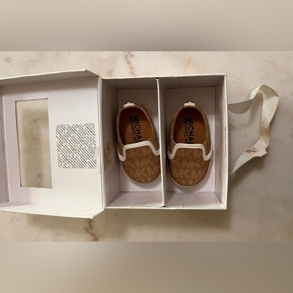 Michael Kors Infant Size One Slip On Monogram Print Beige Sneakers With Box - Picture 6 of 10